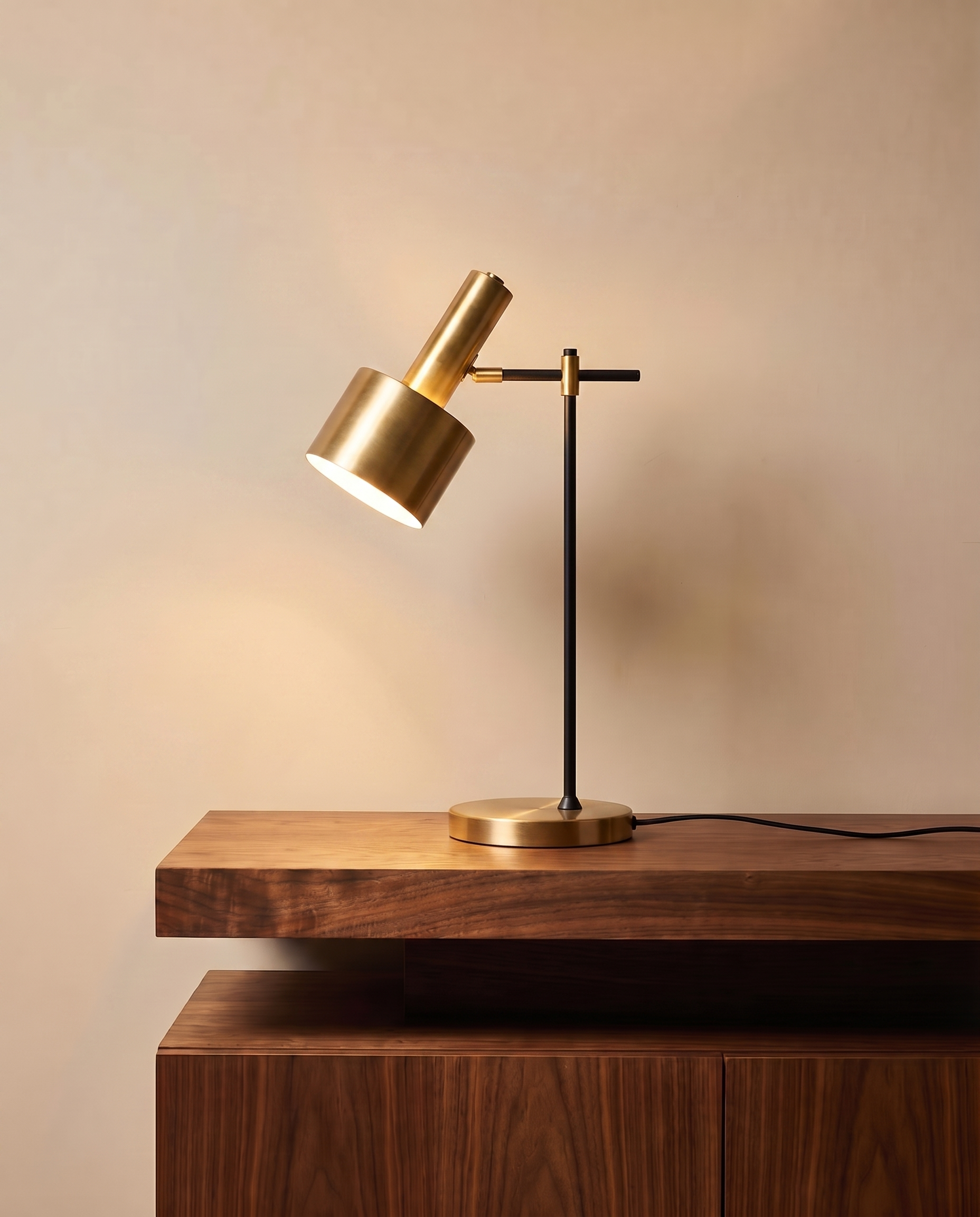 Adjustable table lamp, detail