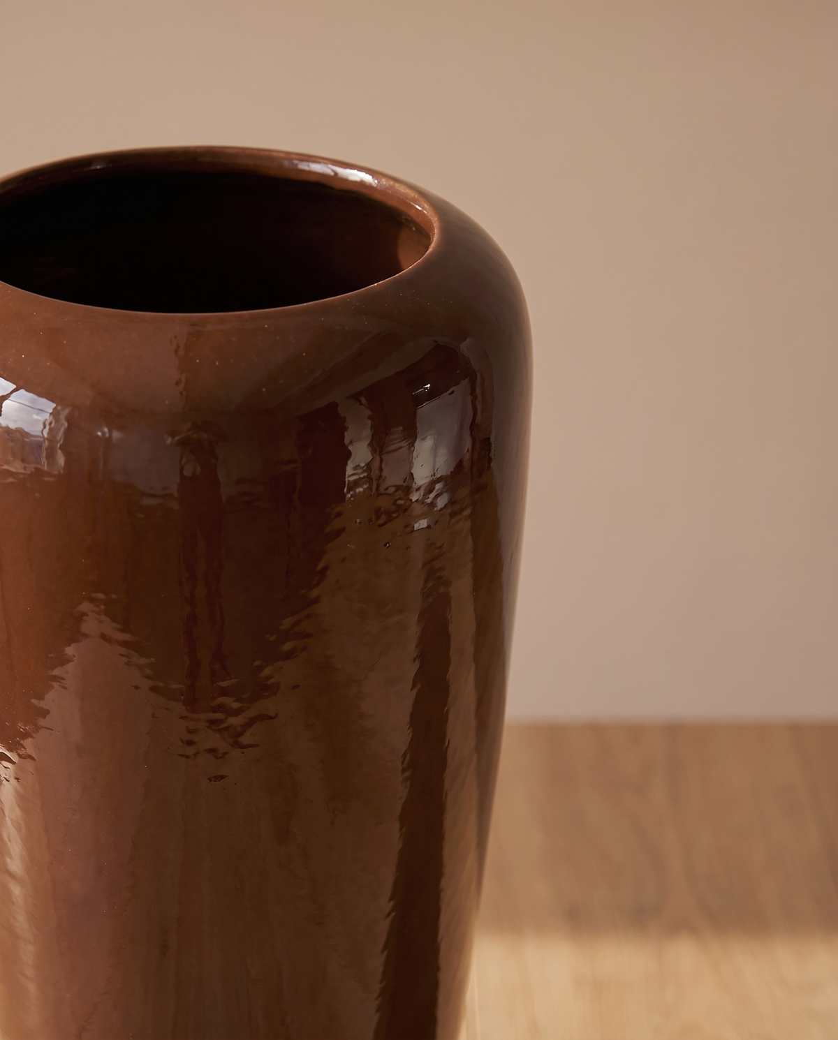 Mahogany Large Fiber Pot – alternate view