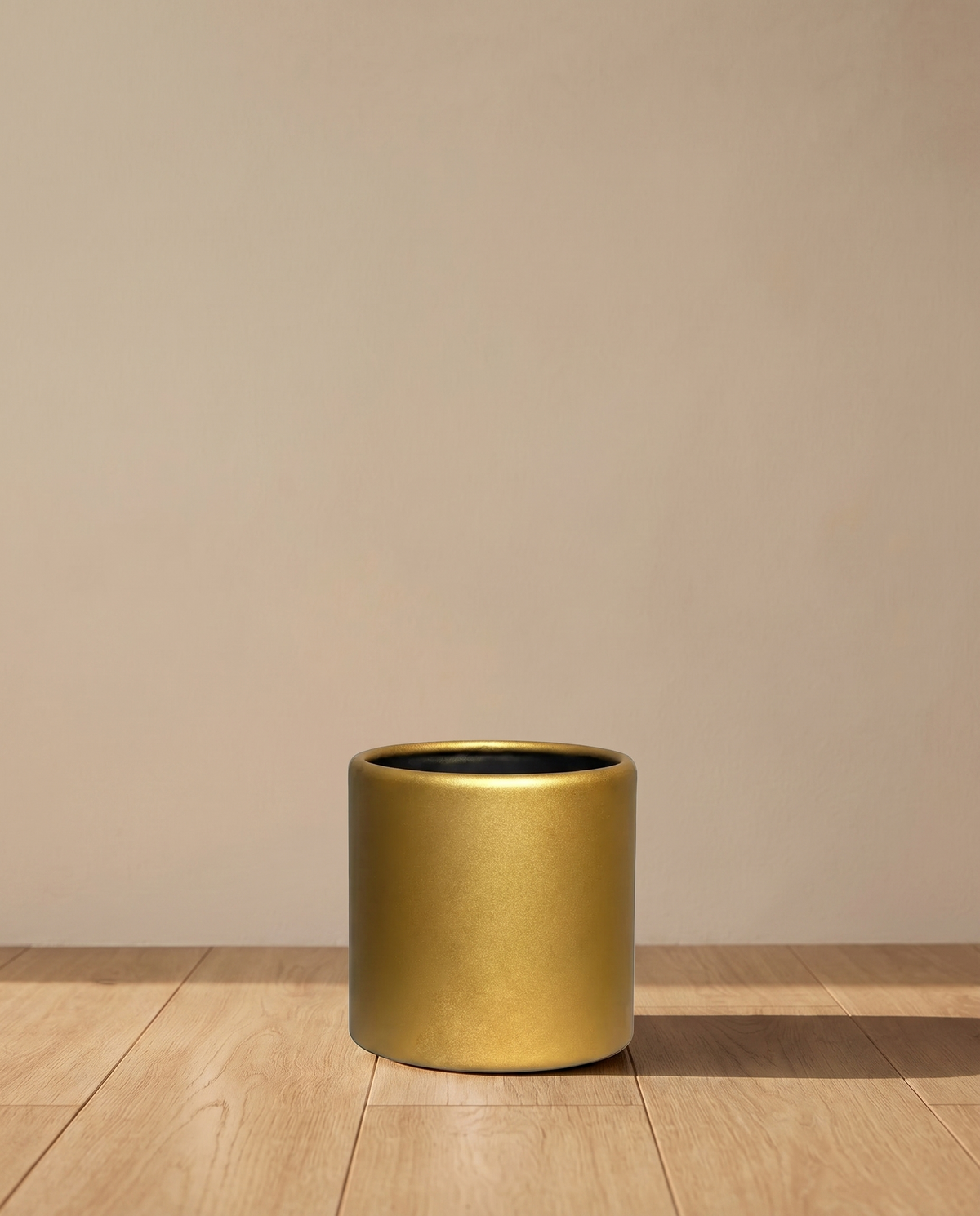 Gold Matte Metal Planter – main view in a neutral interior