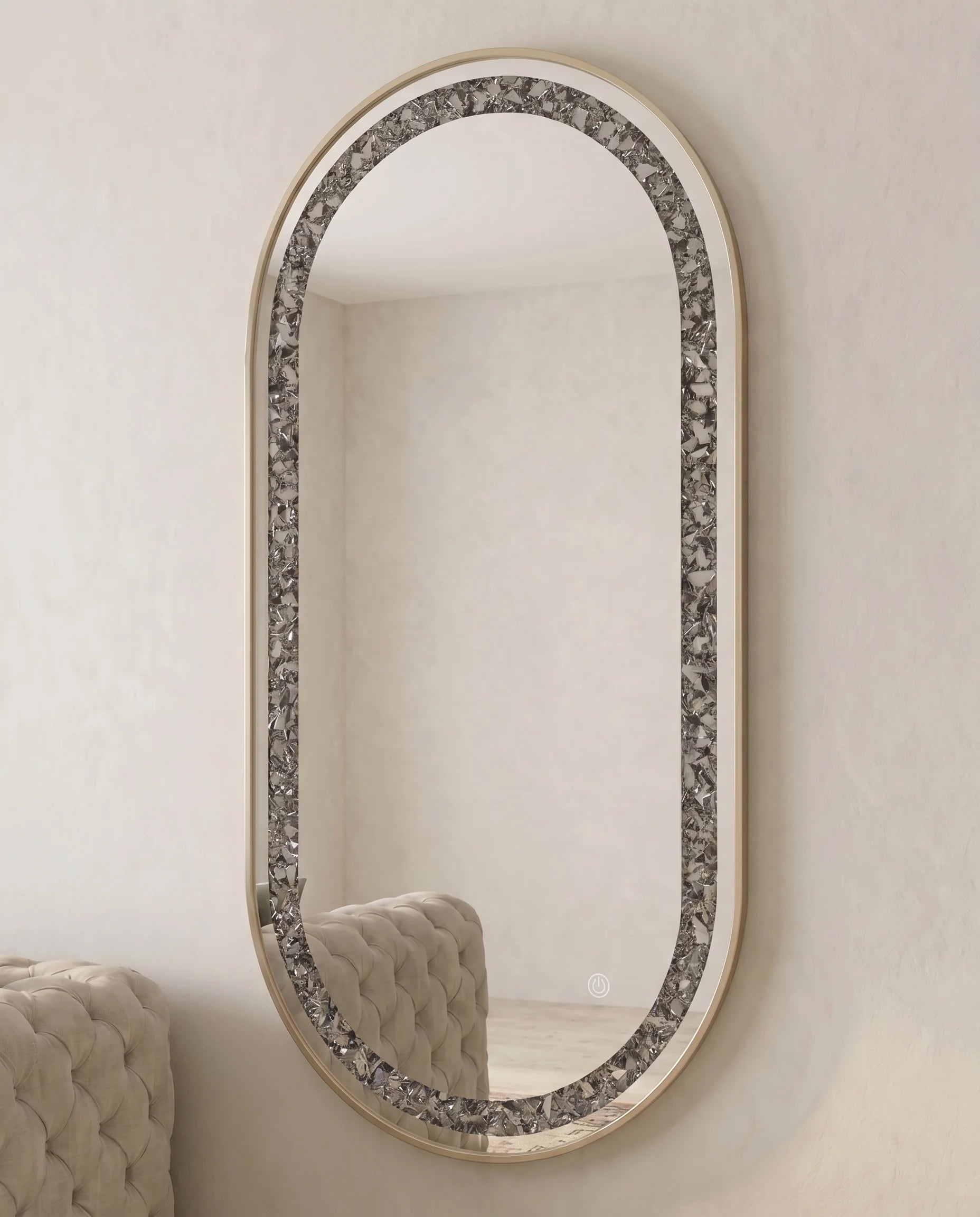 Almas gold crystal LED oval mirror, close-up of the crystal frame