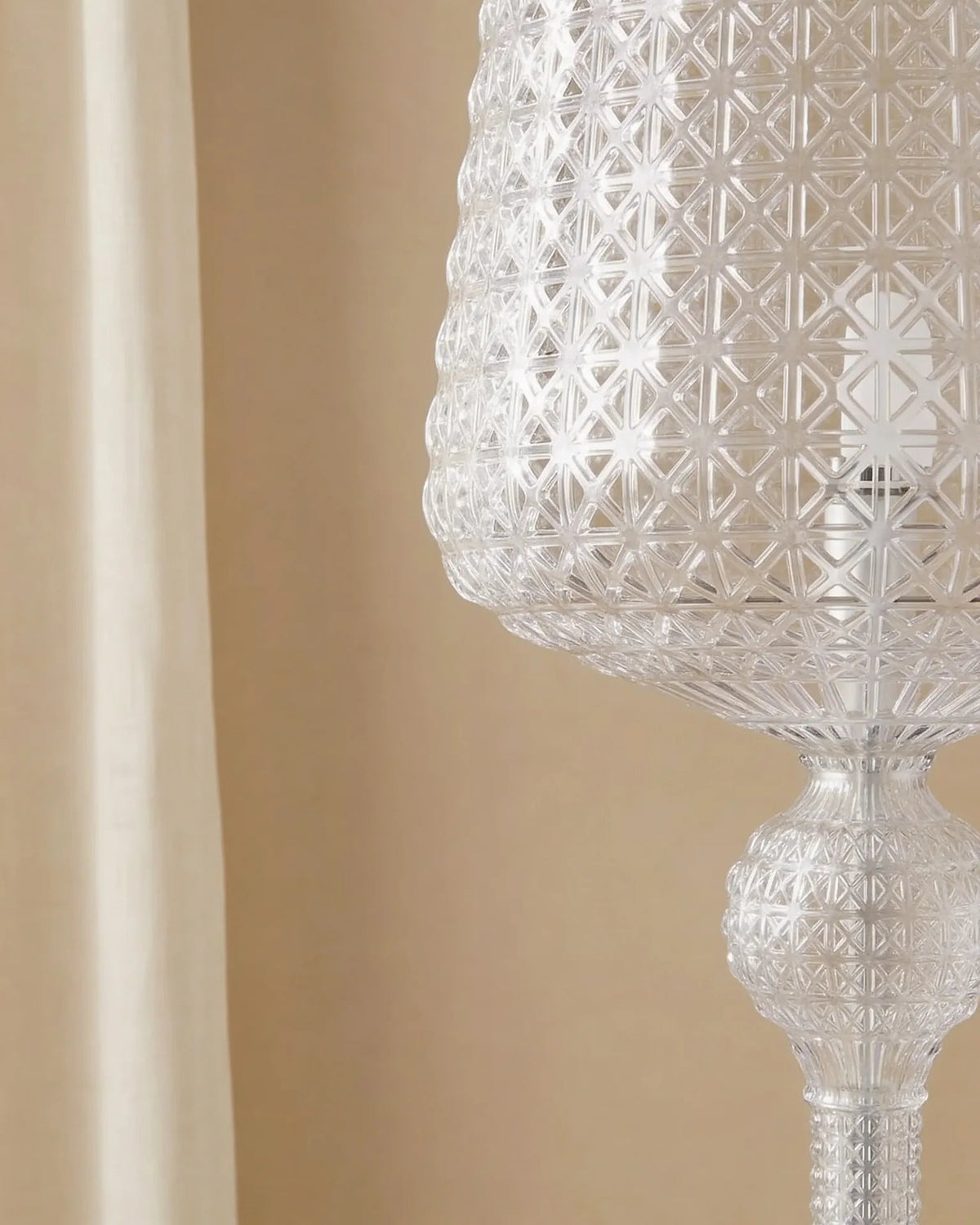 Crystal floor lamp in a Dubai living room