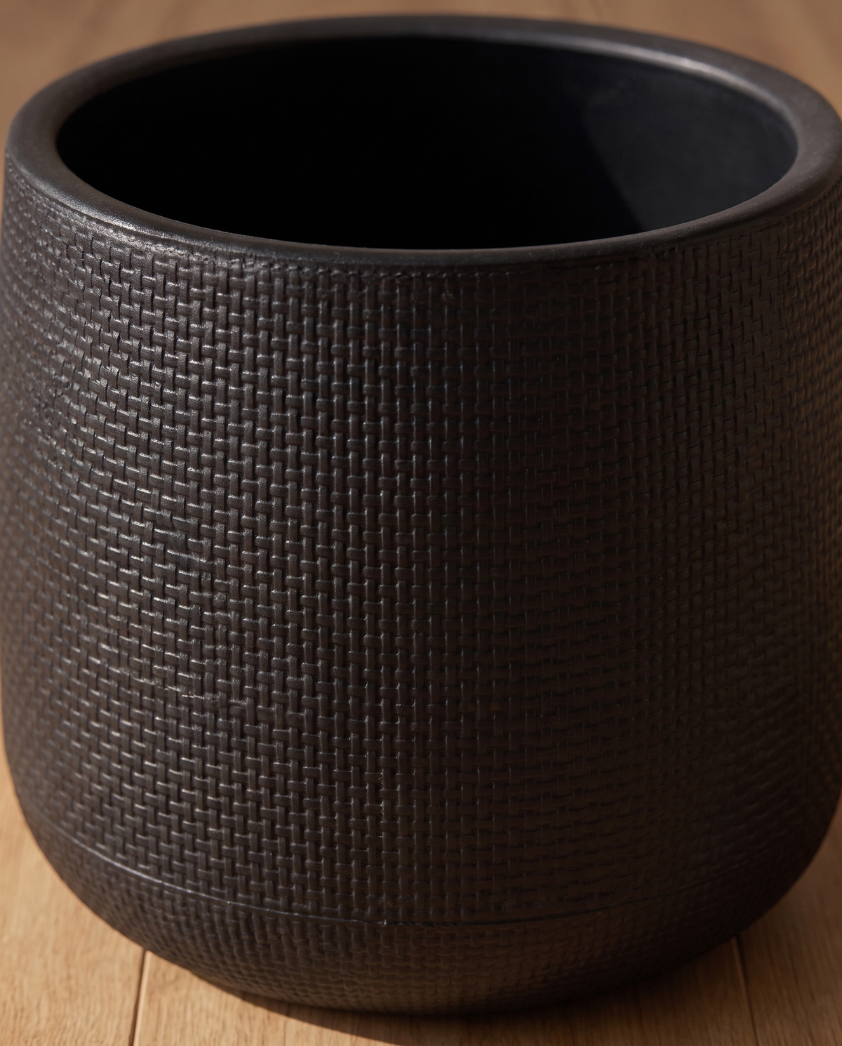 Black Round Textured Plastic Pot - 28 cm