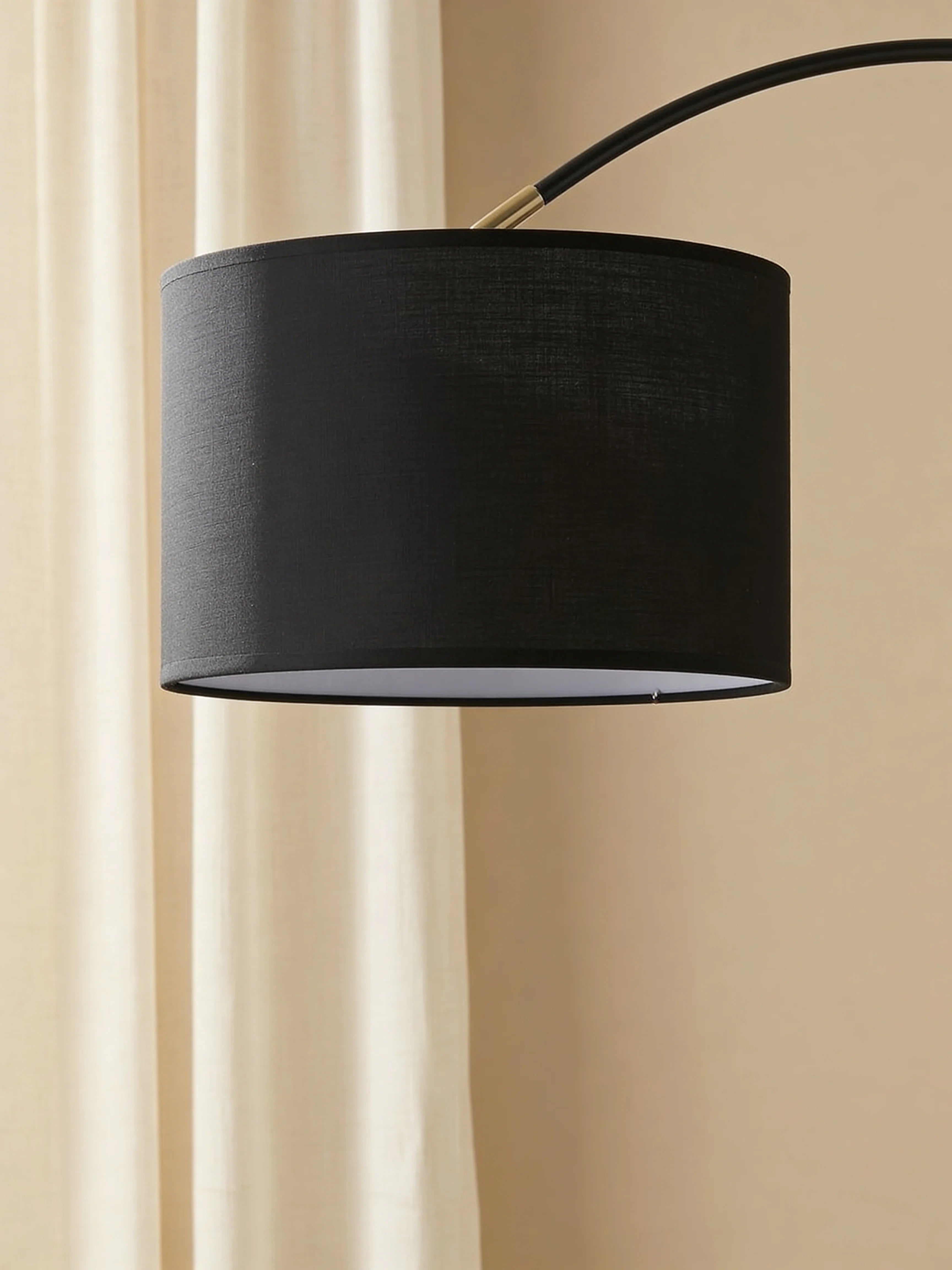 Caspien Sleek Black Arc Floor Lamp with End Table
