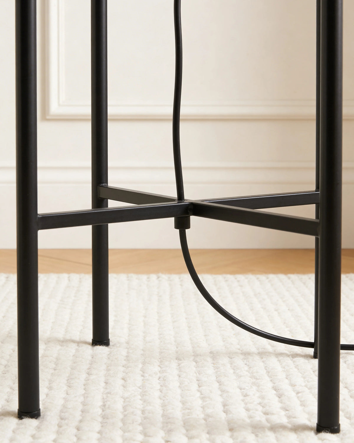 Edison Nordic glass lantern floor lamp, close-up detail