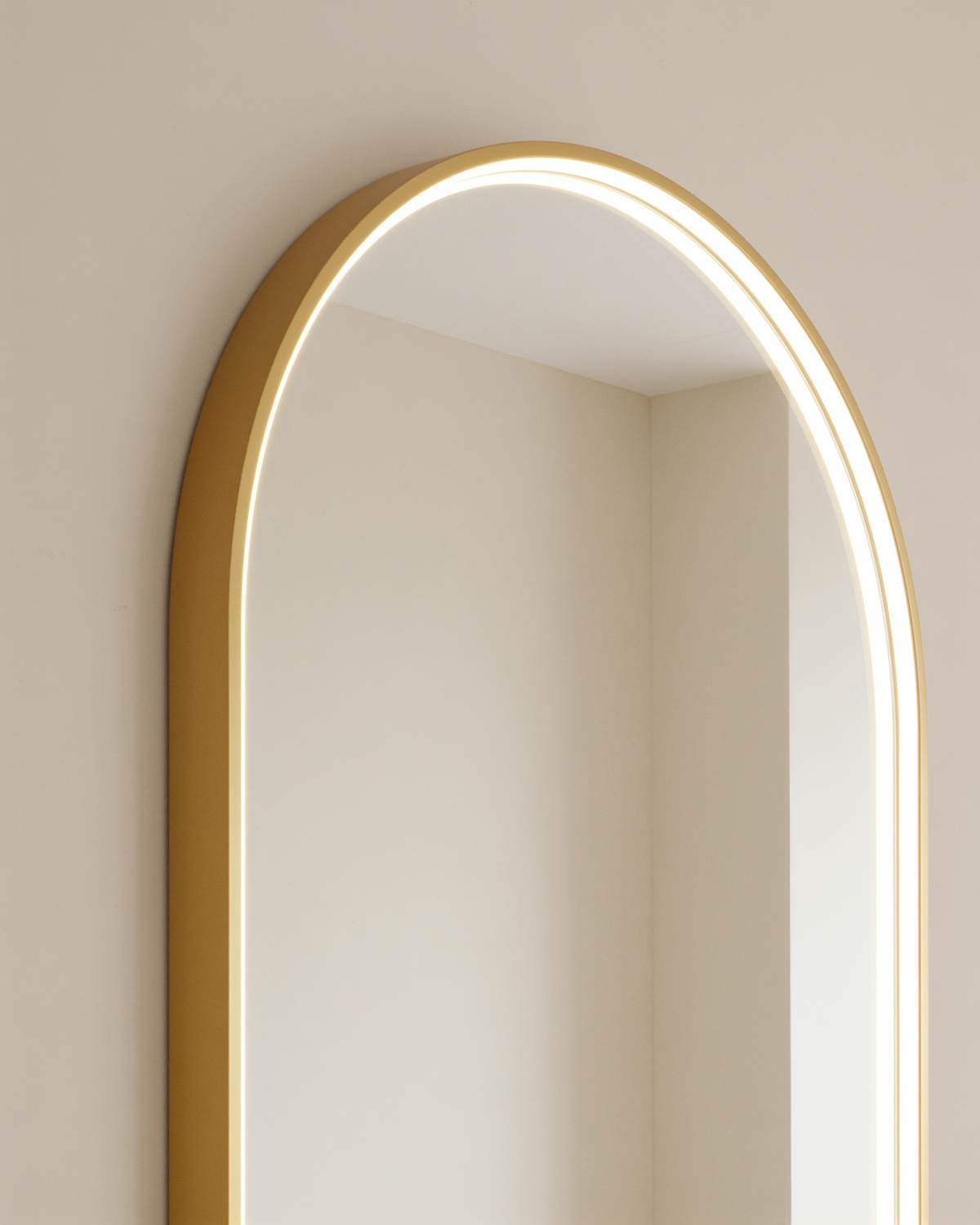 Iris gold LED arch mirror, close-up of the inner LED frame