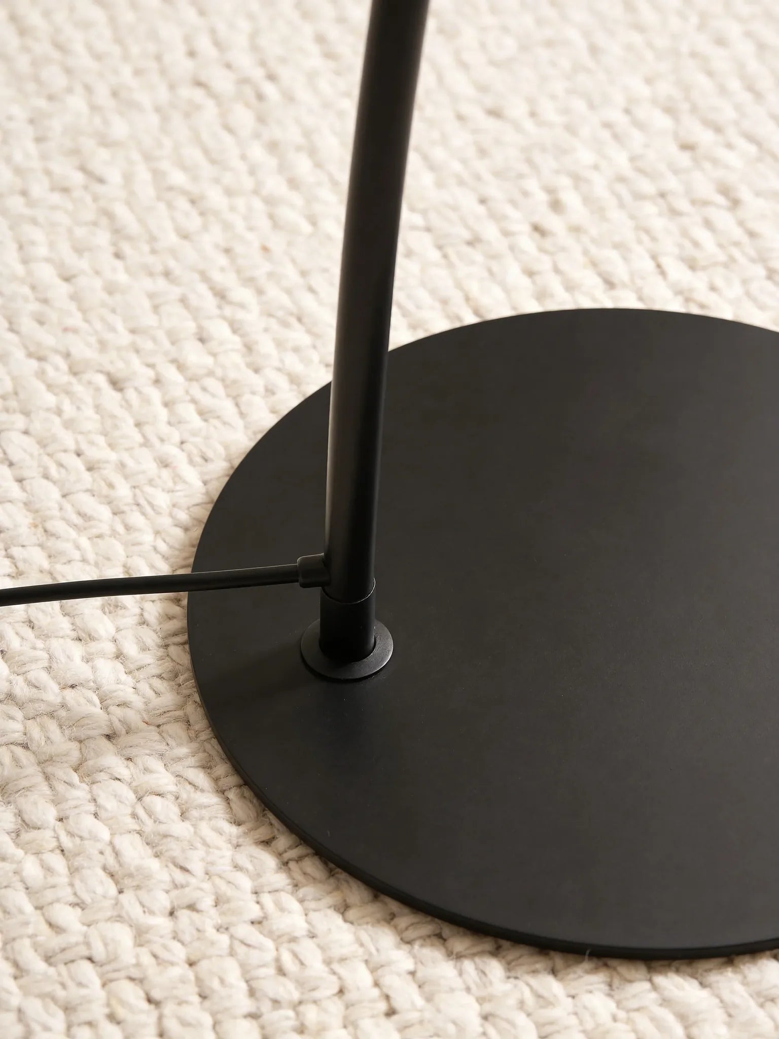 Lewis mid-century curved floor lamp, close-up detail