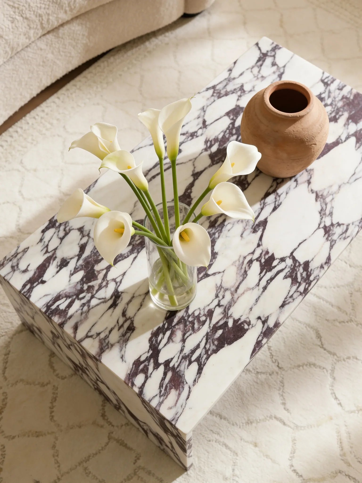 Marino Calacatta marble coffee table in a Dubai living room
