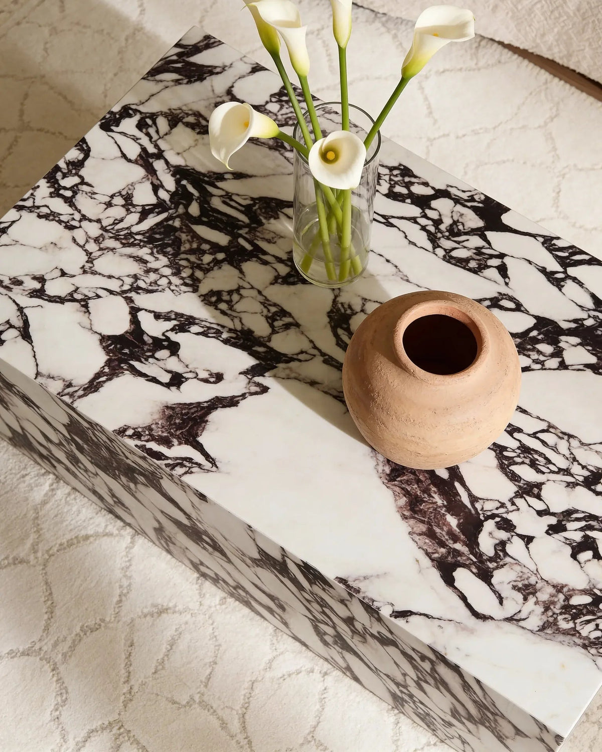 Calacatta Viola coffee table, close-up of the purple veining