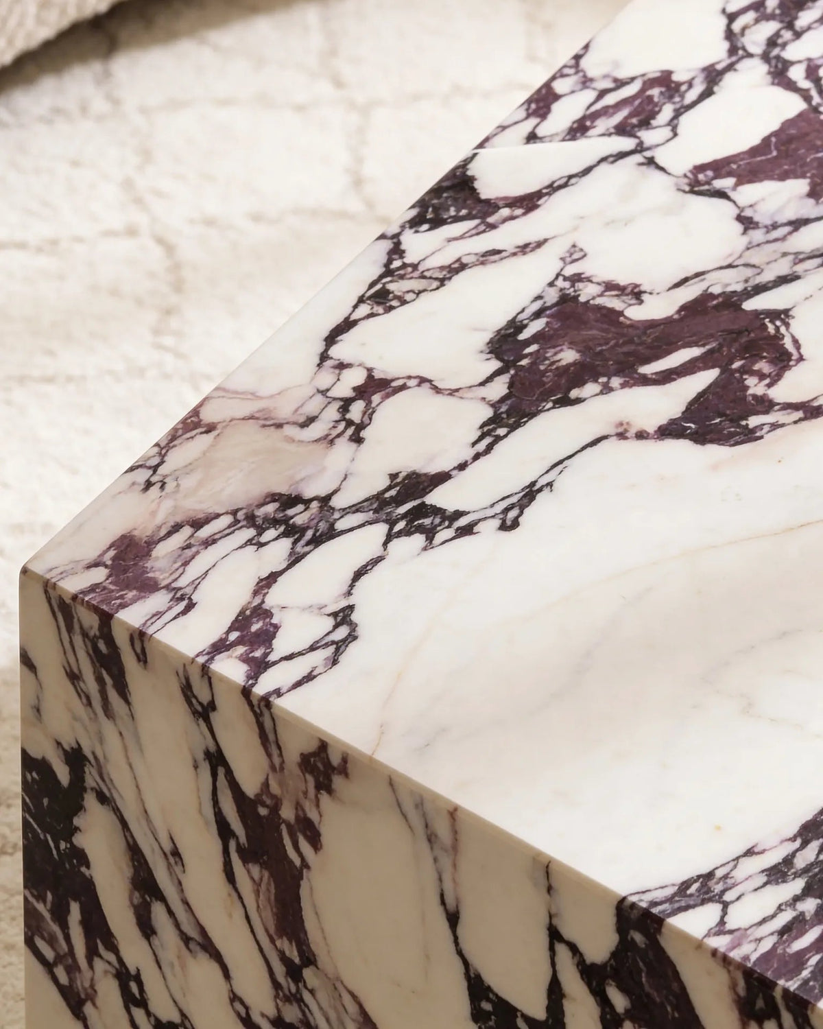 Maxime Calacatta Viola marble coffee table in a Dubai living room