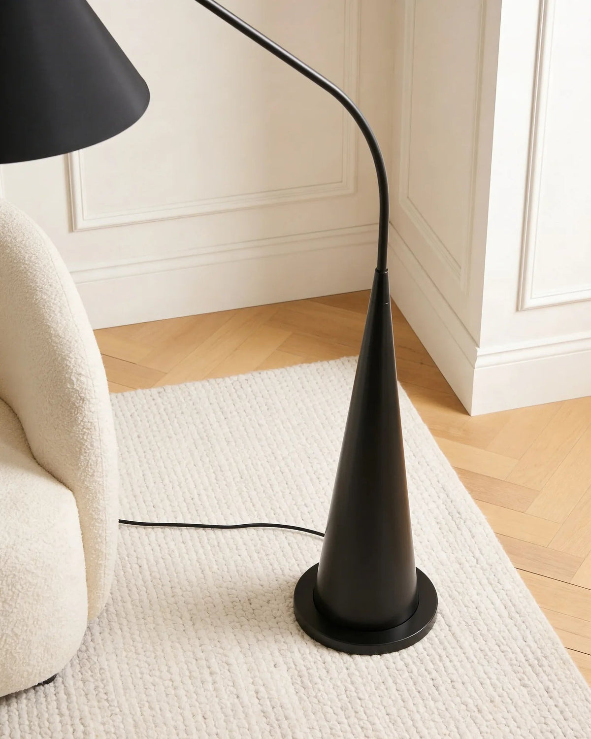 Moretti black fishing rod floor lamp, close-up detail