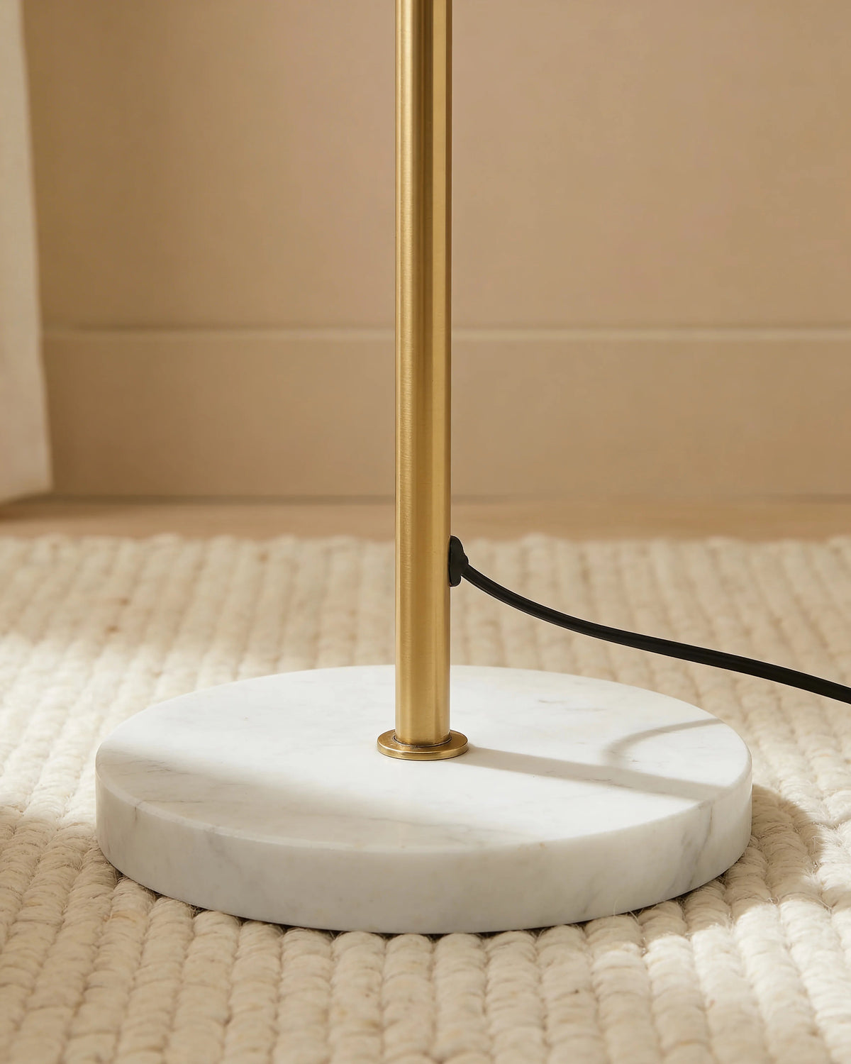 Olivia retro glossy arch floor lamp, close-up detail