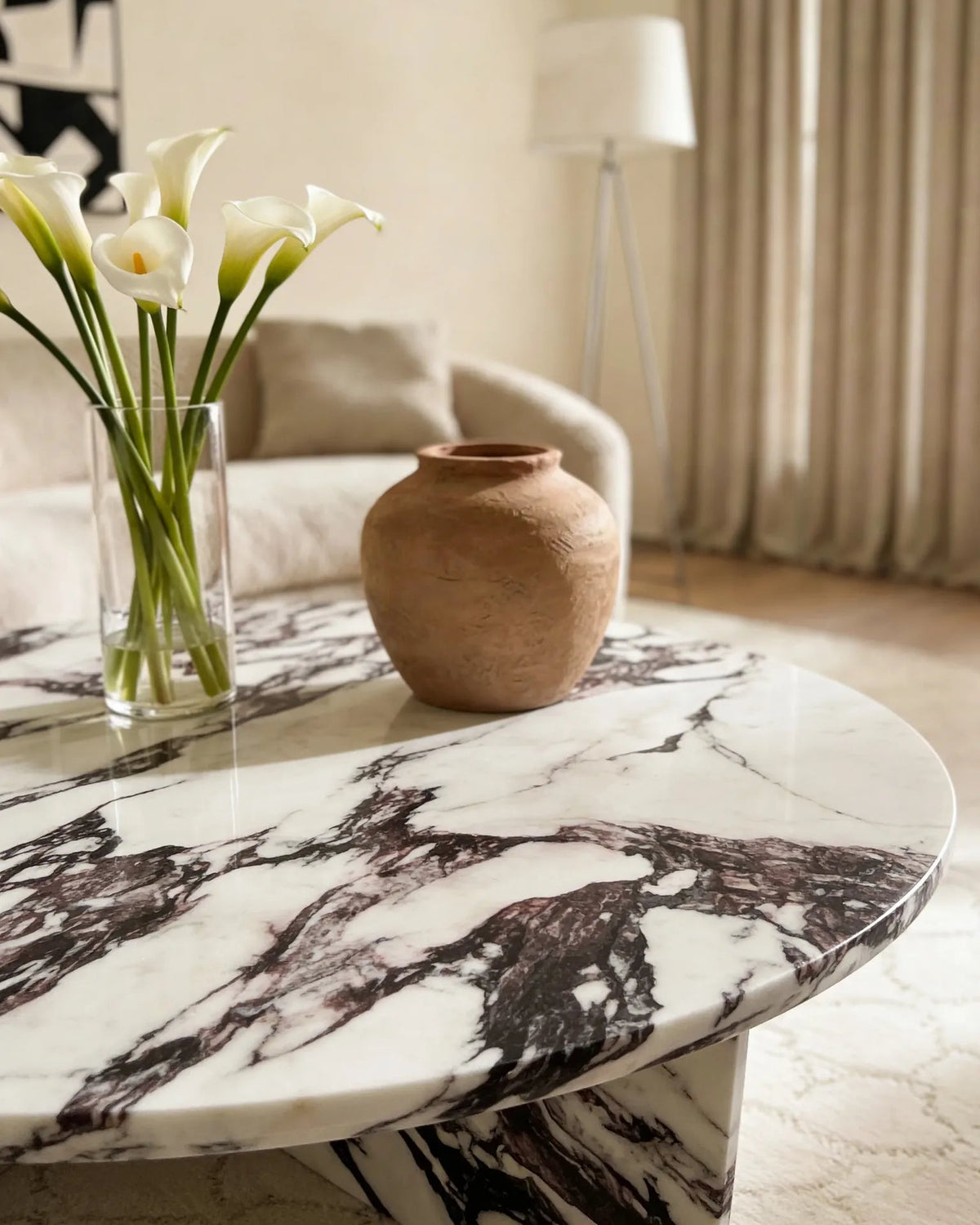 Ophelia Calacatta marble coffee table in a Dubai living room