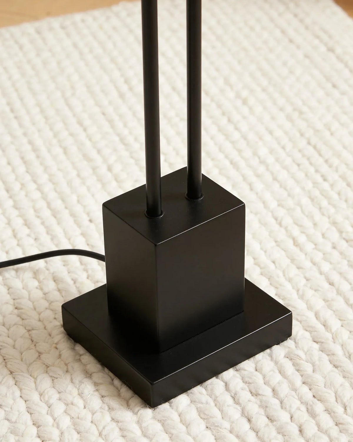 Pluto black sphere floor lamp, close-up detail