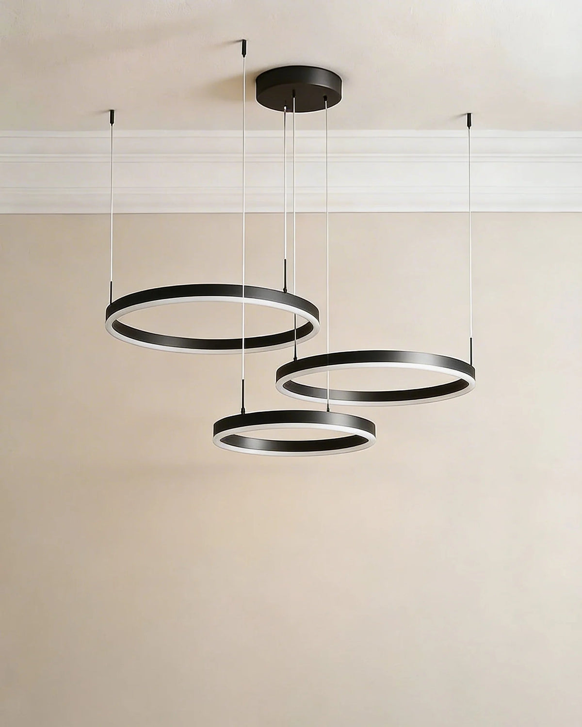Black ring chandelier in a Dubai dining room