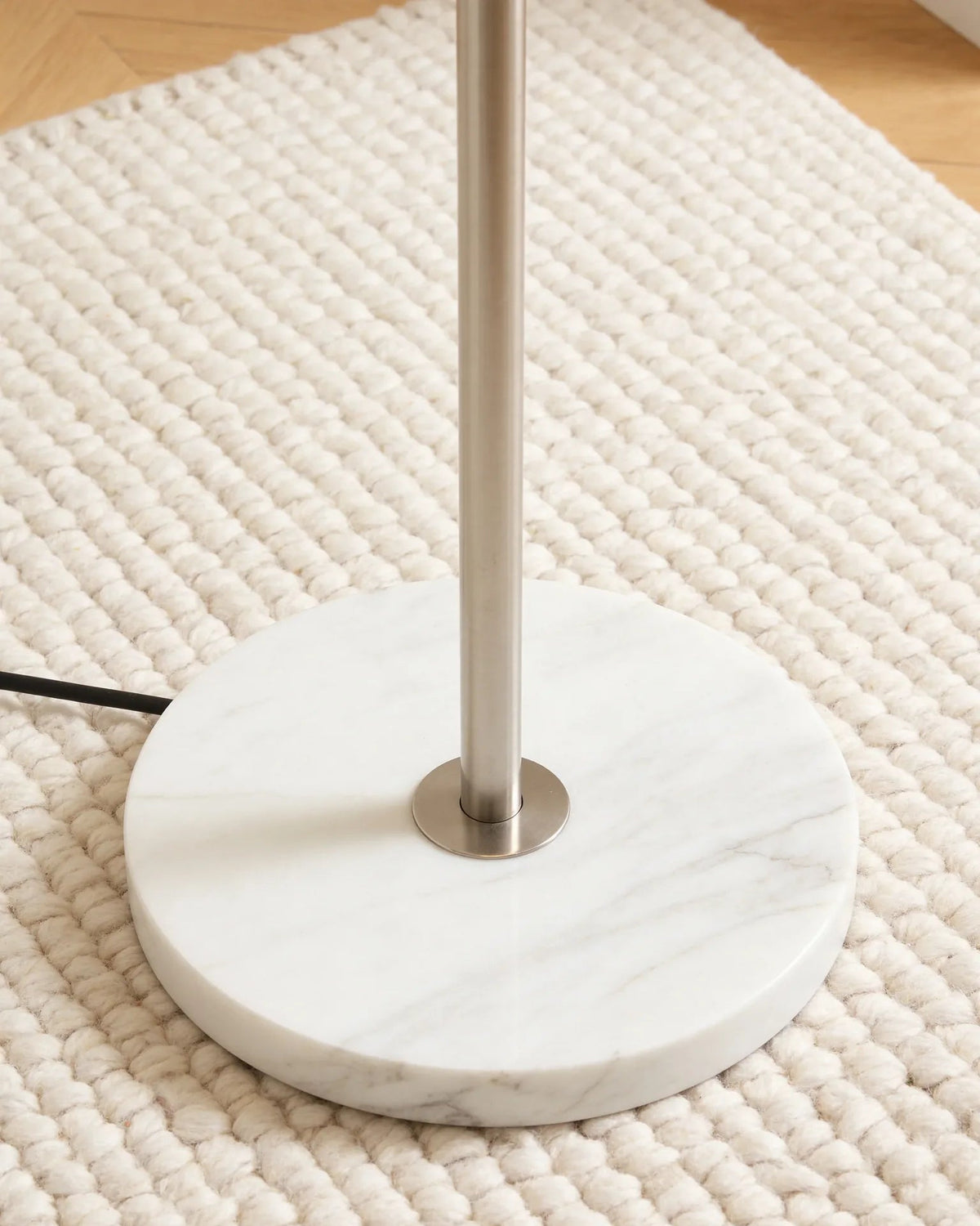 Seraphina LED spiral floor lamp, close-up detail