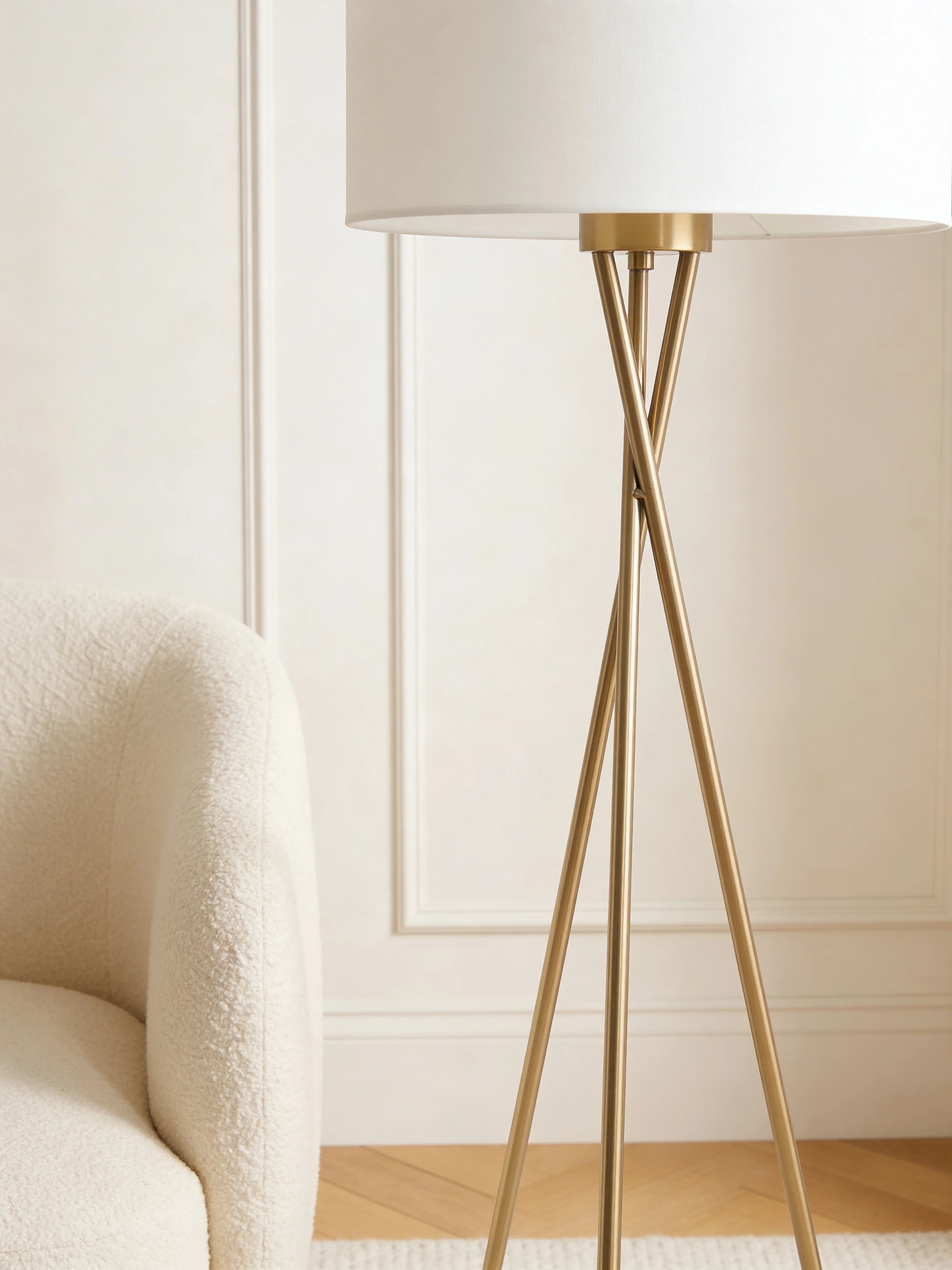 Sona Classic Tripod Floor Lamp