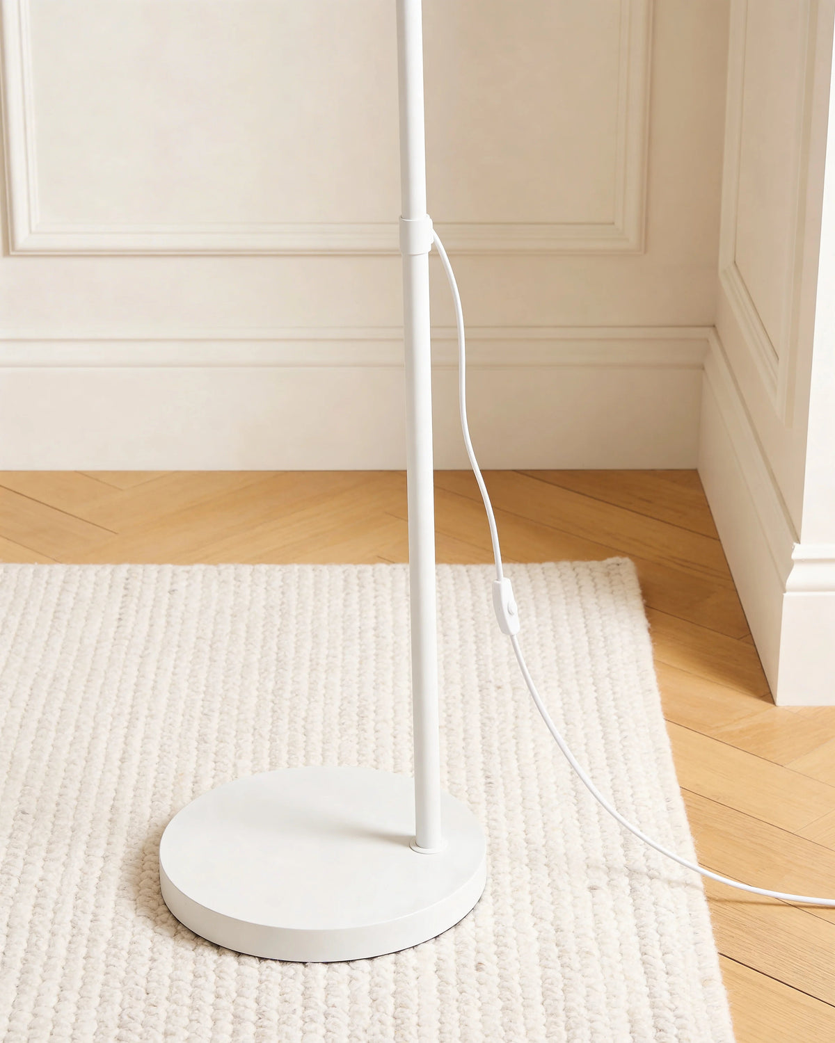 Zoe white feather arc floor lamp, close-up detail