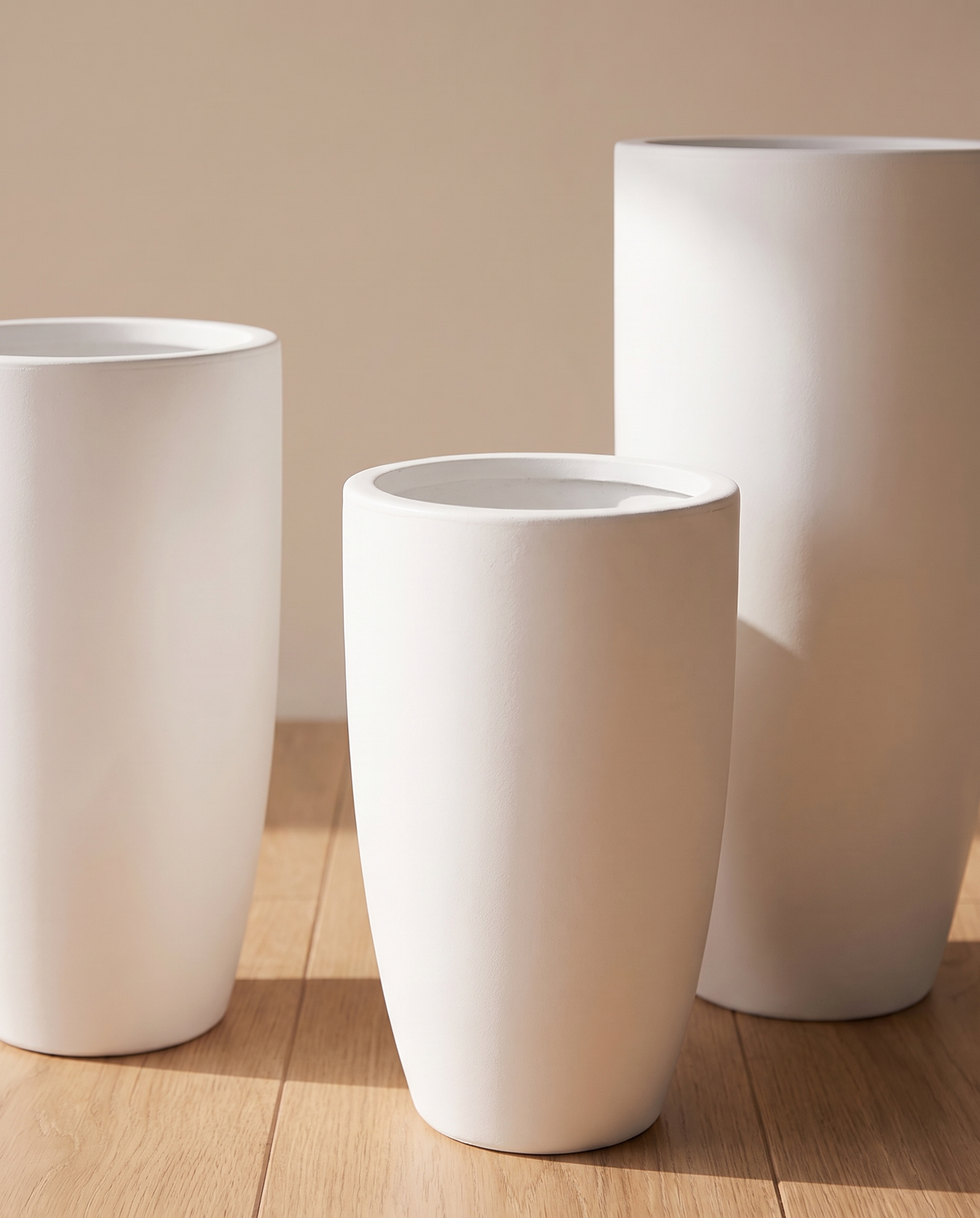 White Bullet Round Fiber Glass Planter – alternate view
