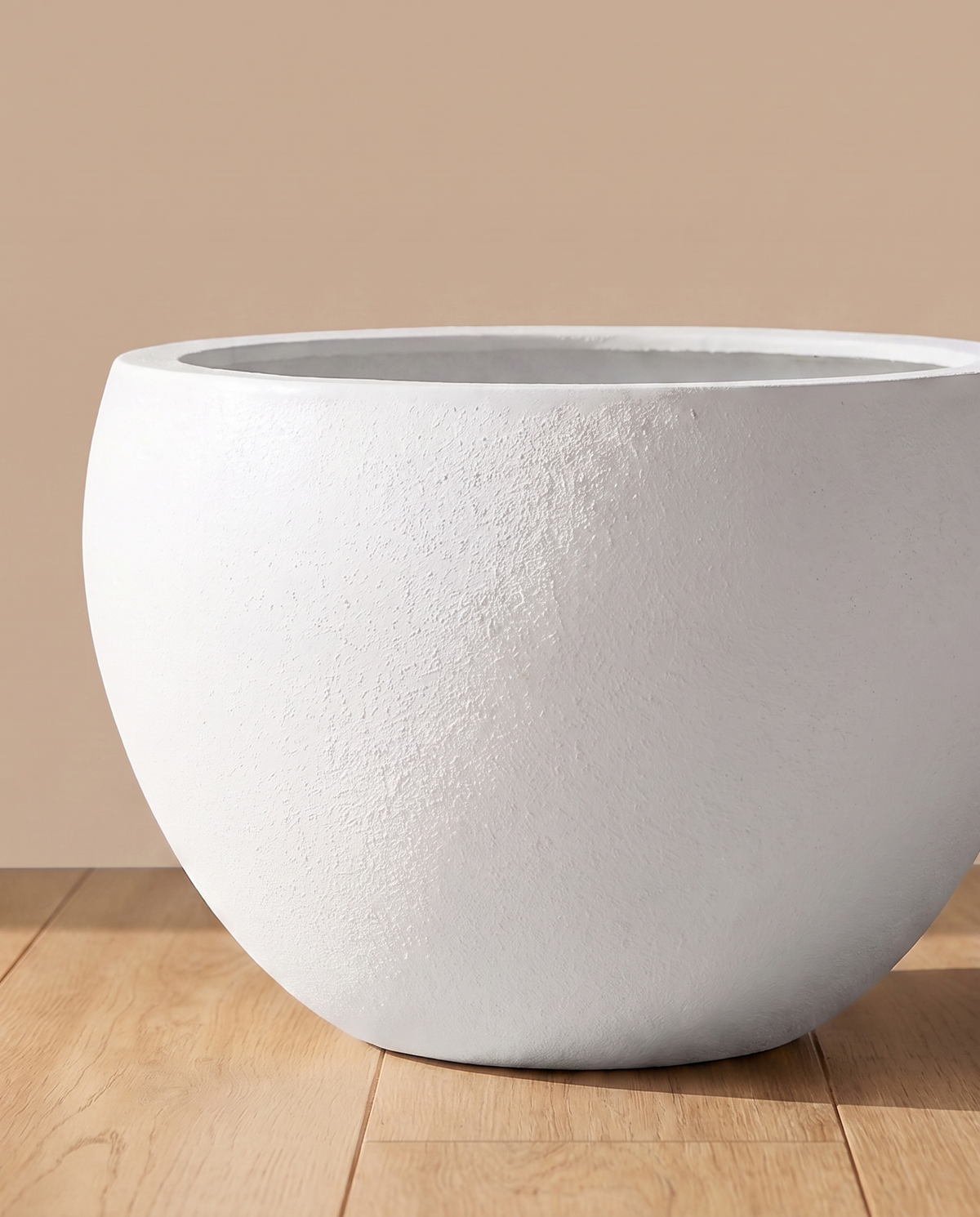 Curve White Fiber Glass Pot – alternate view