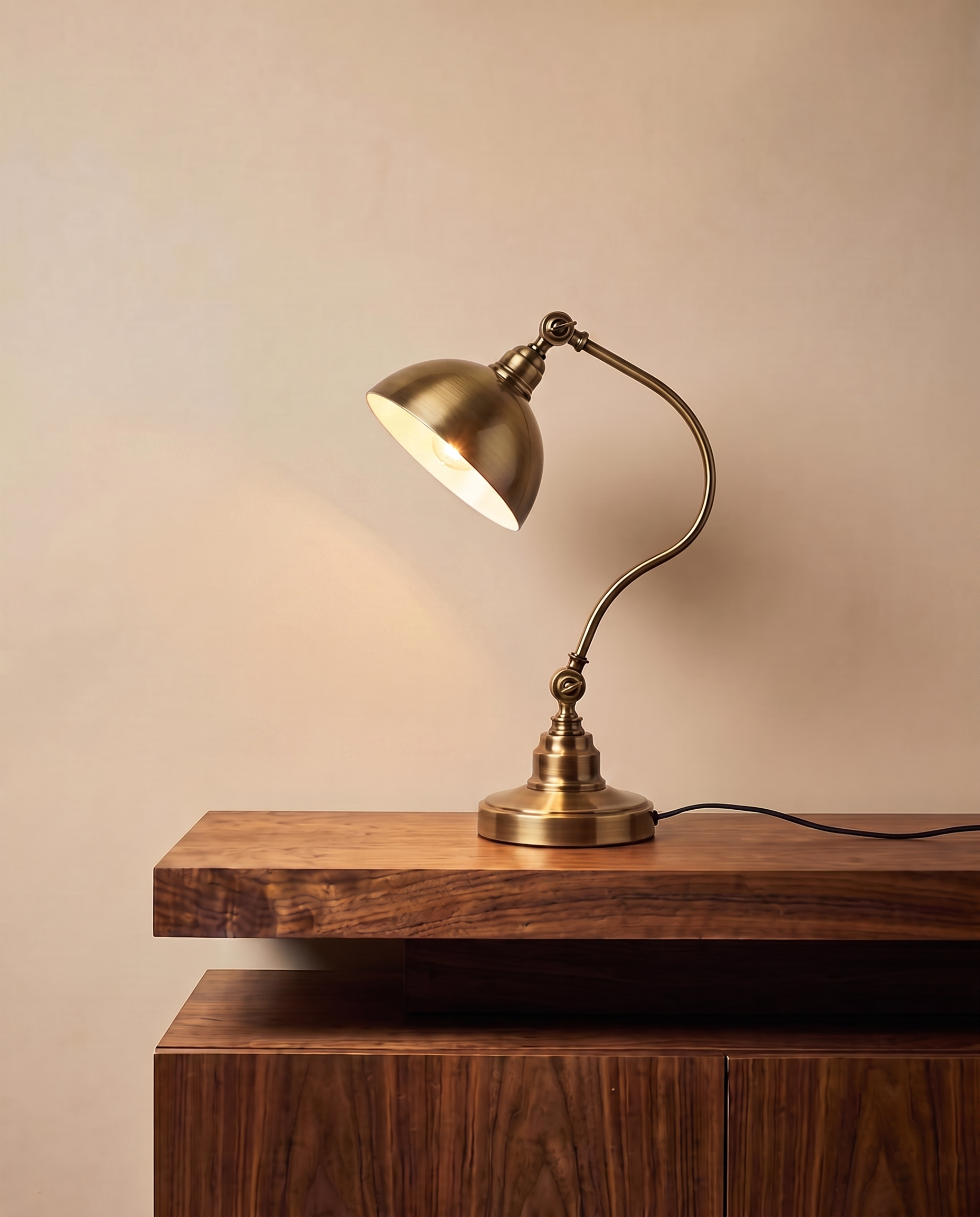 Adjustable gold table lamp, detail