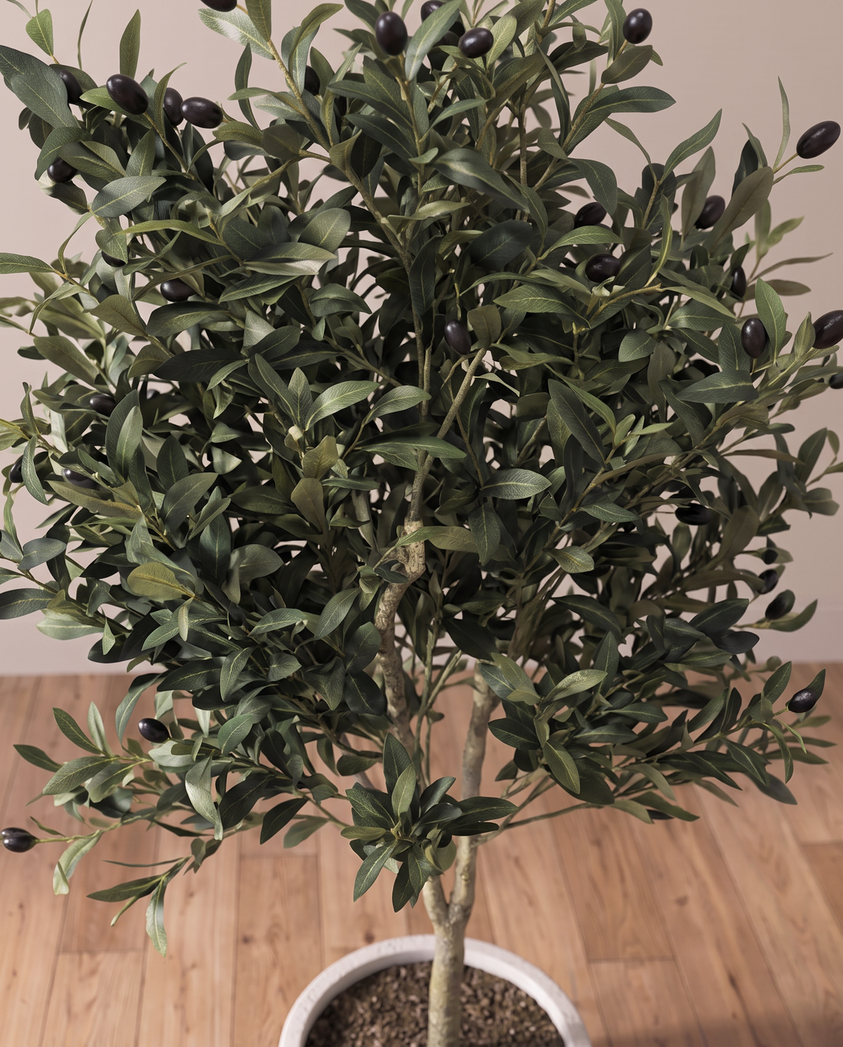 Artificial Olive Tree – leaf close-up