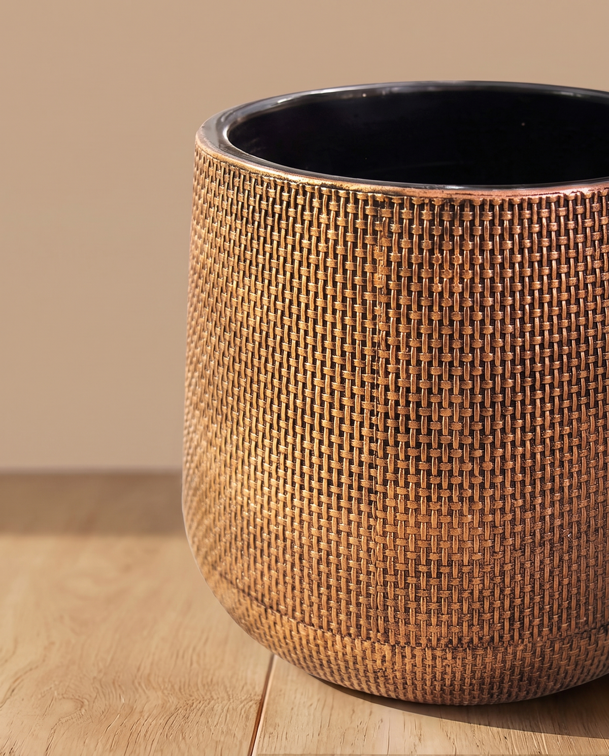 Gold Textured Fiber Plant Pot Small – alternate view