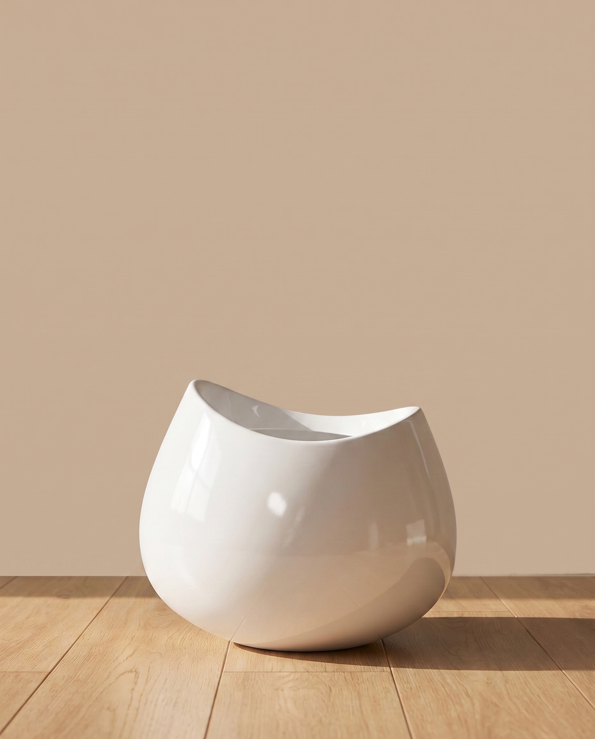 Black & White Sculpted Fiber Pot – white pot