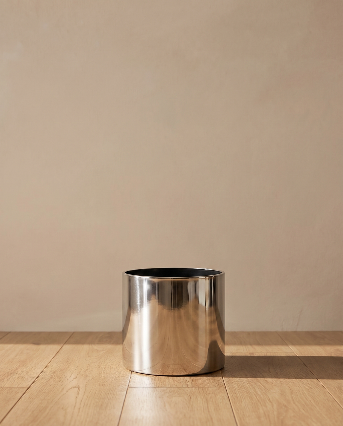 Silver Mirror Metal Planter Small – main view in a neutral interior