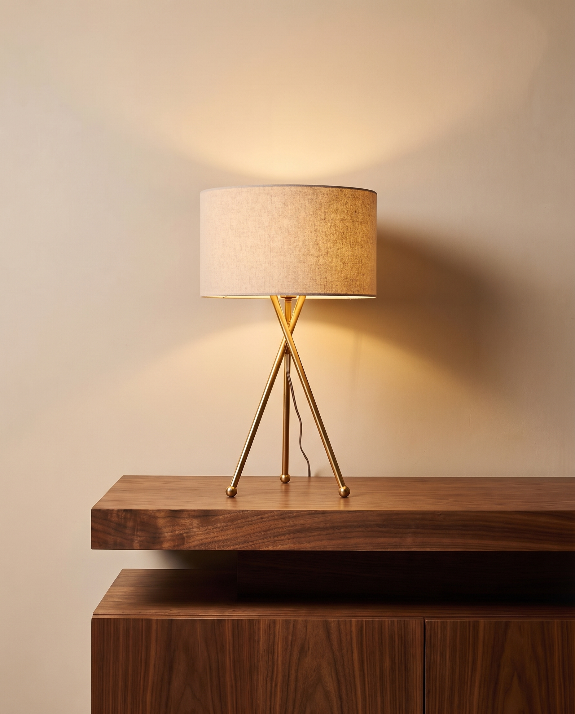 Gold table lamp, detail