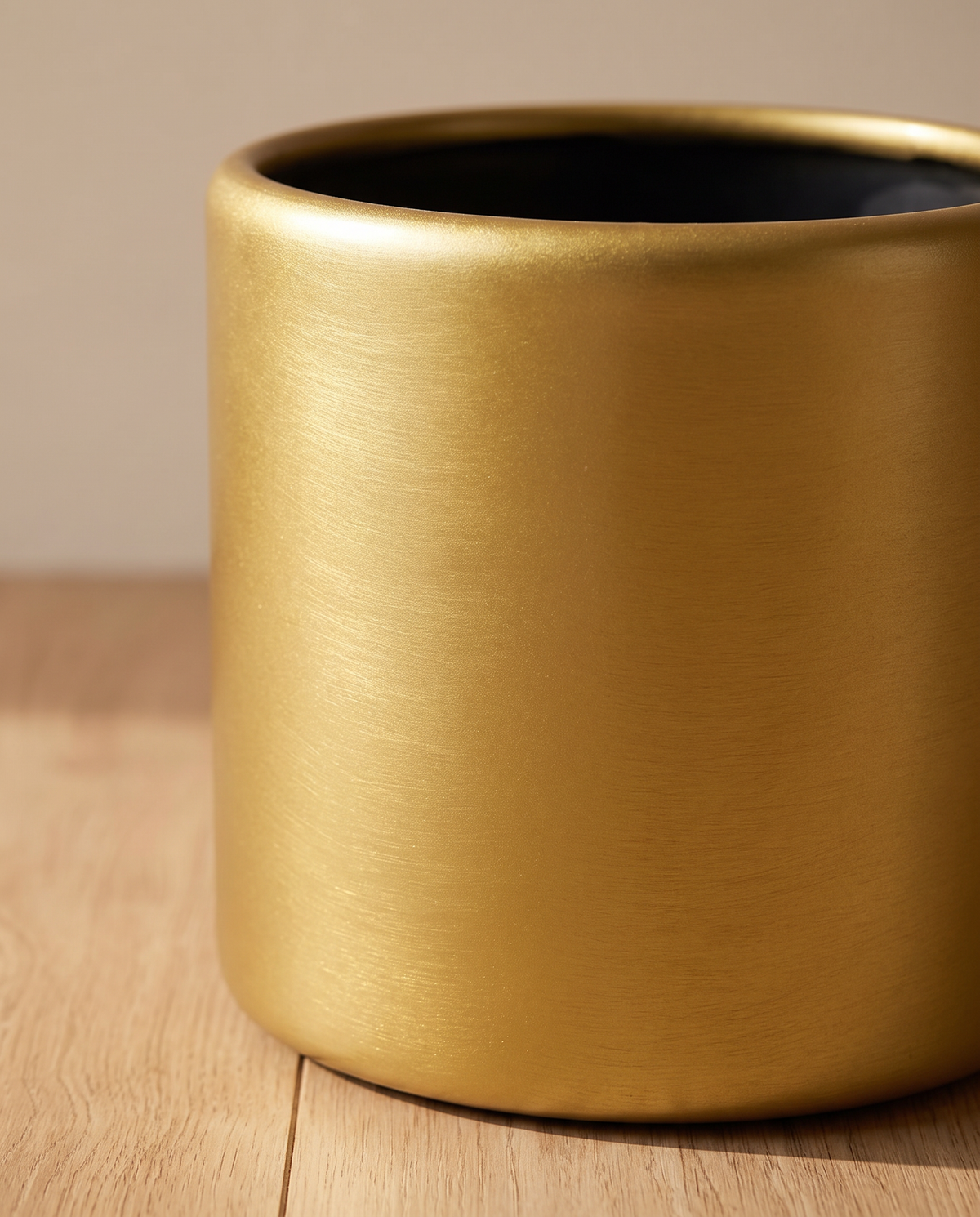 Gold Matte Metal Planter – alternate view