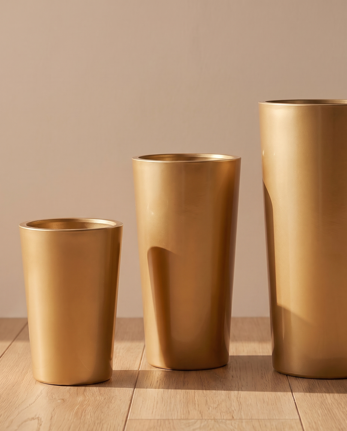 Gold Fiber Glass Planter – alternate view