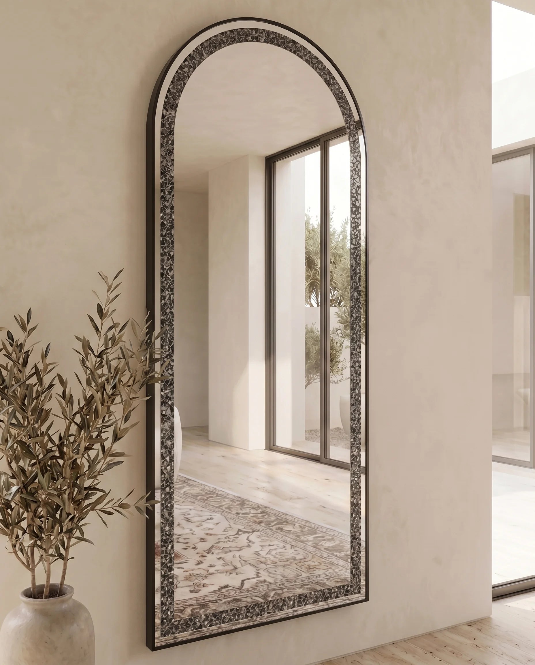 Almas black crystal arched floor mirror, close-up of the crystal frame
