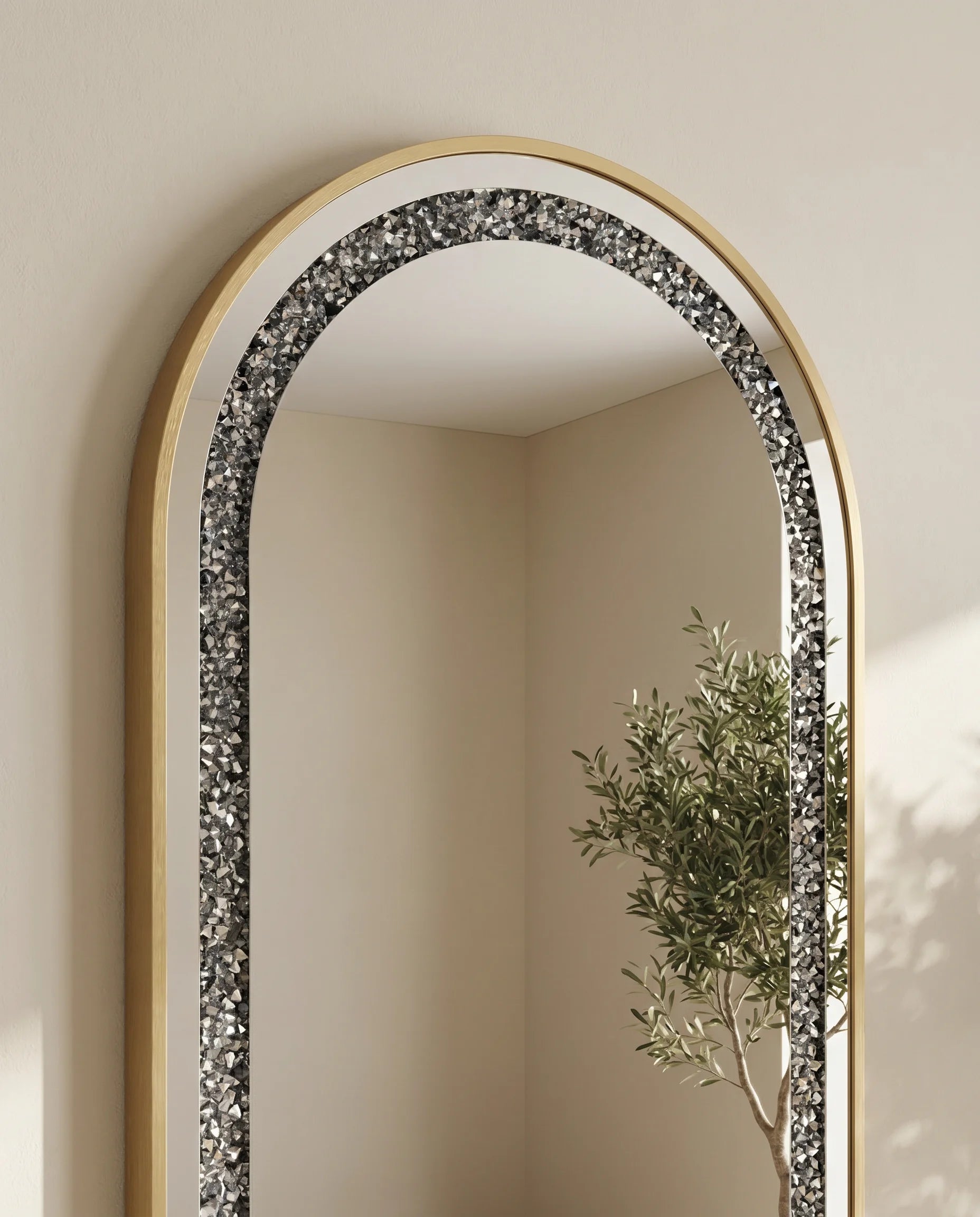 Almas gold crystal arched floor mirror, close-up of the crystal frame