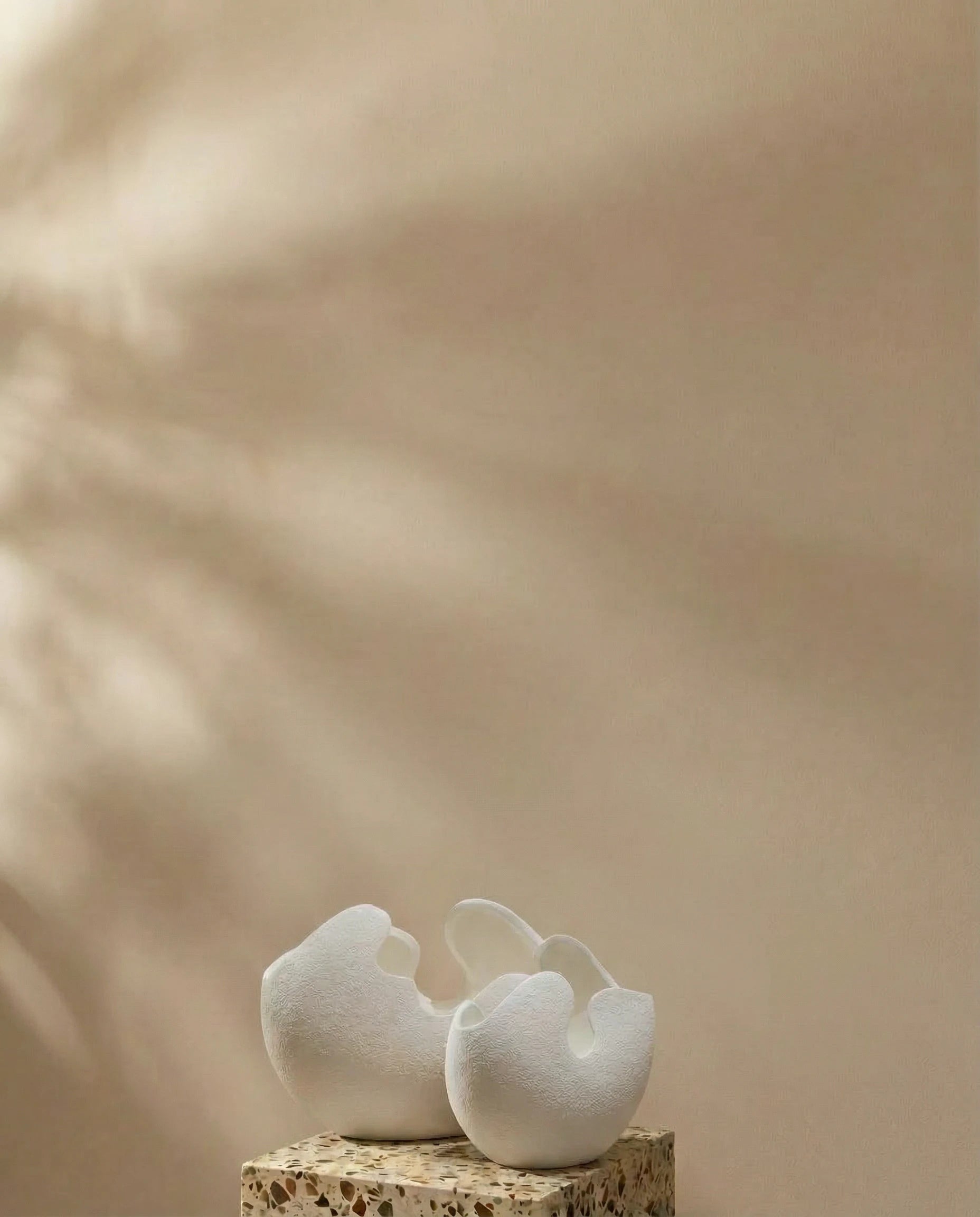 Eggshell Curved Ceramic Vase (Small)