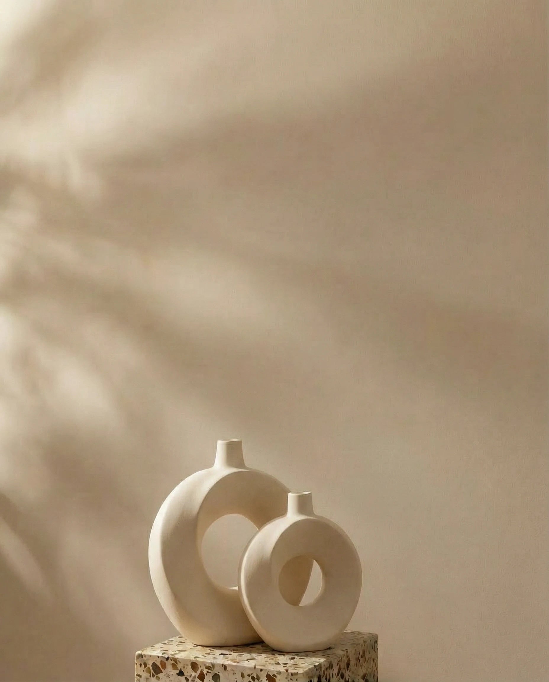 Elio Swirled Donut Loop Ceramic Vase Set