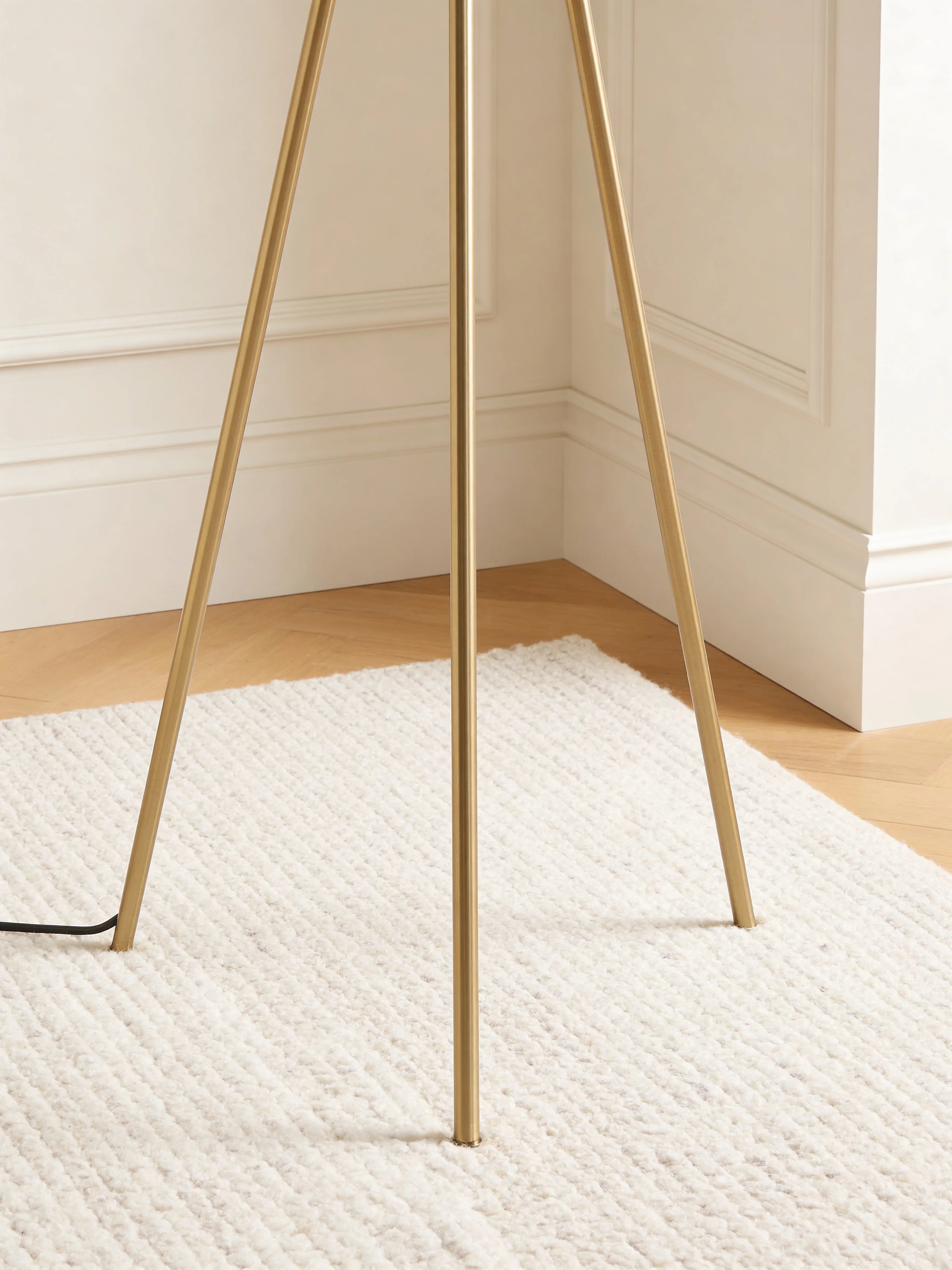 Sona Classic Tripod Floor Lamp