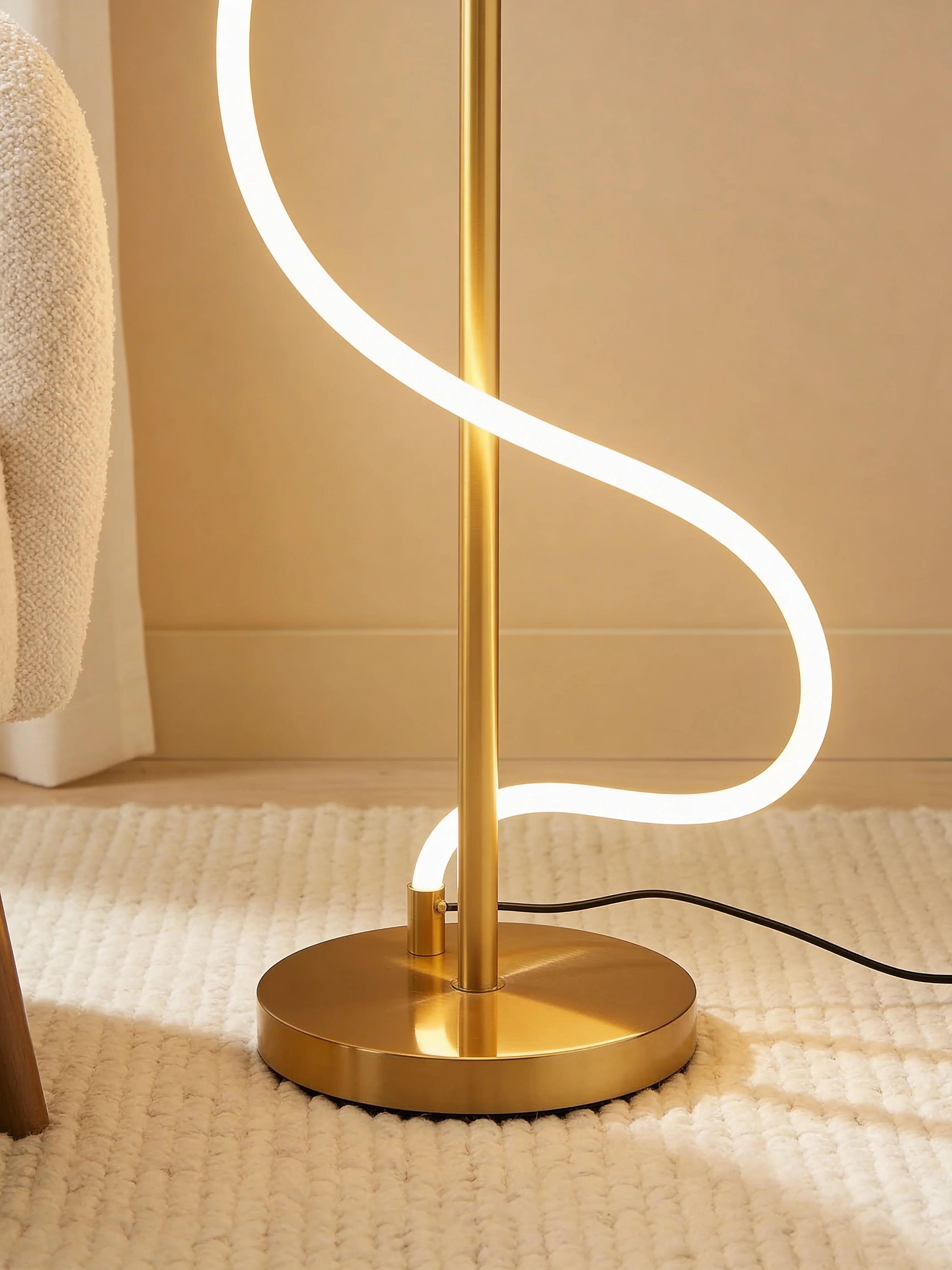 Vienna Sleek LED Spiral Floor Lamp