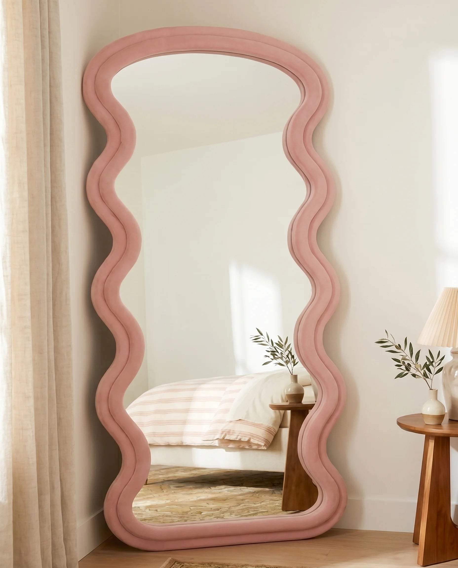 Vienna pink flannelette wavy full-body mirror