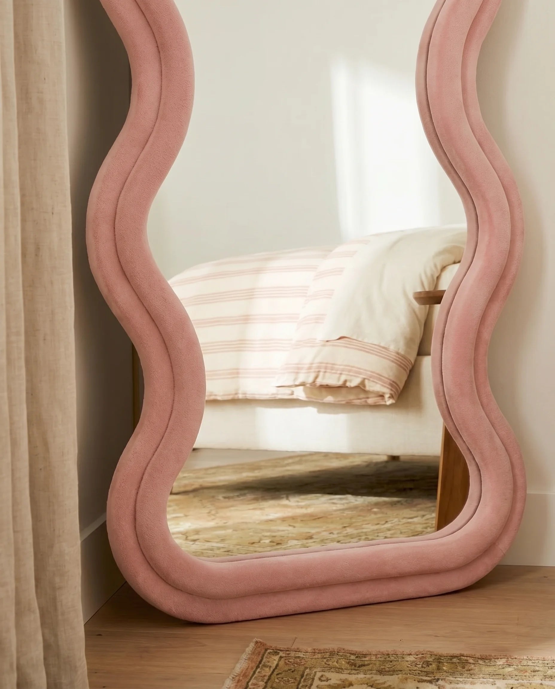 Vienna pink wavy full-body mirror, close-up of the fabric frame